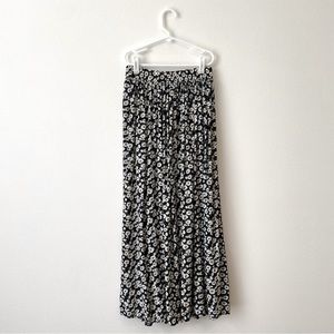 Vintage Skirt Long Petite Small Black Floral